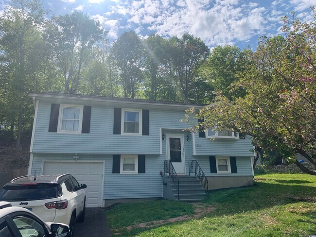 330 Morning Dove Rd in Naugatuck, CT - Building Photo - Building Photo