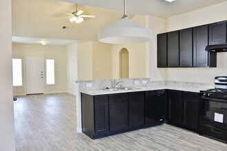 9726 Floria Ct in Houston, TX - Foto de edificio - Building Photo