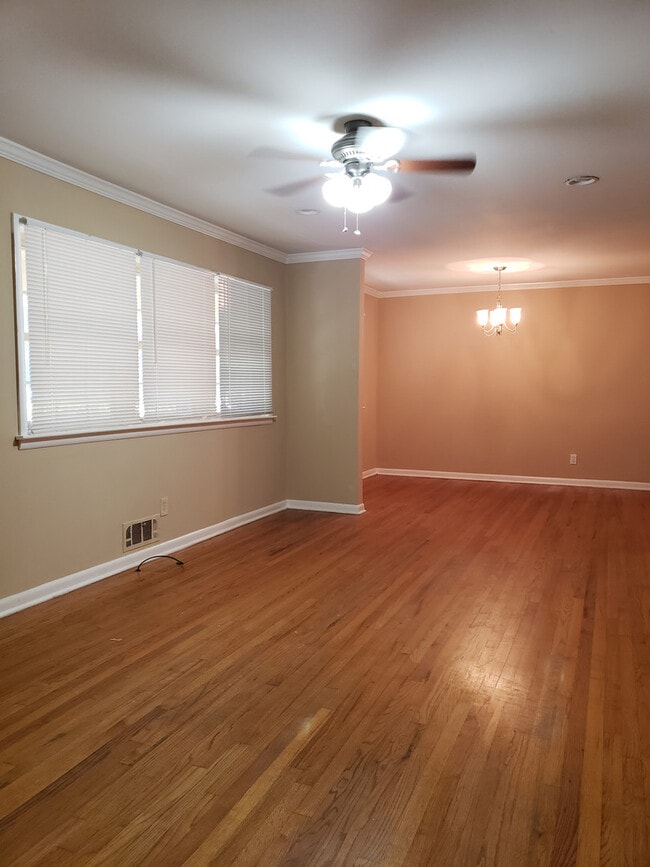 2021 Brewer Blvd SW in Atlanta, GA - Building Photo - Building Photo