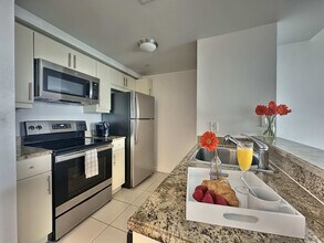 2889 McFarlane Rd in Miami, FL - Building Photo - Building Photo