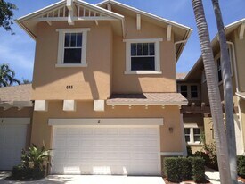 685 Pacific Grove Dr in West Palm Beach, FL - Building Photo
