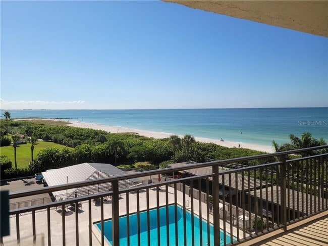 7650 Bayshore Dr in Treasure Island, FL - Building Photo - Building Photo