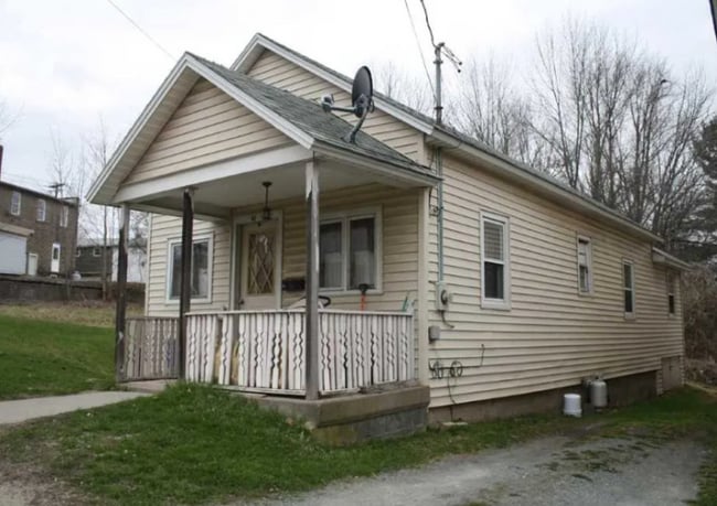 property at 43 Lake St