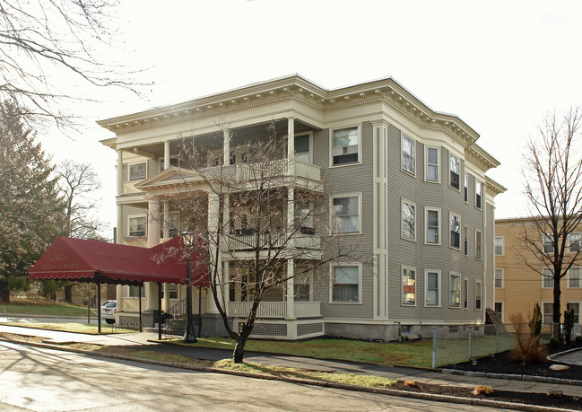 167 Myrtle Way in Manchester, NH - Foto de edificio - Building Photo