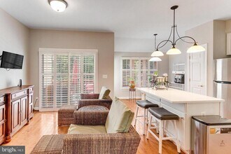 14220 Madrigal Dr in Woodbridge, VA - Building Photo - Building Photo