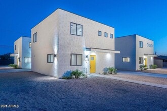1645 E Monroe St in Phoenix, AZ - Building Photo - Building Photo