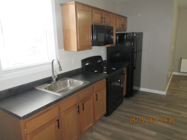 2101 S Calhoun St, Unit Apt 102 in Fort Wayne, IN - Building Photo - Building Photo