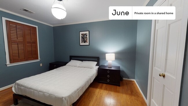 Private bedroom in 7 bed/4 bath Home in Washington, DC - Building Photo - Building Photo