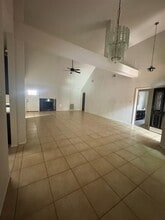 6918 Puerta Vista Ln in Houston, TX - Building Photo - Building Photo