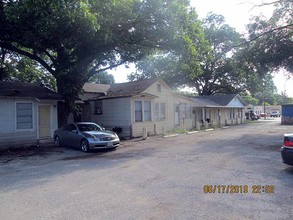 1229 Pleasanton Rd in San Antonio, TX - Building Photo - Building Photo