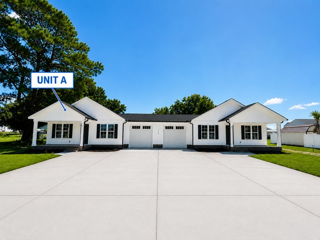 property at 104 S Davis St