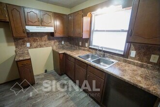 725 Eastern Manor Ln in Birmingham, AL - Building Photo - Building Photo