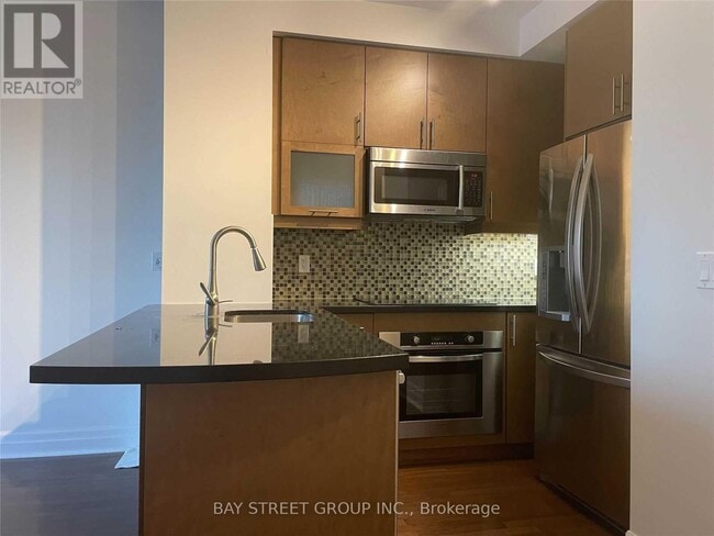 35 Balmuto St in Toronto, ON - Building Photo - Building Photo