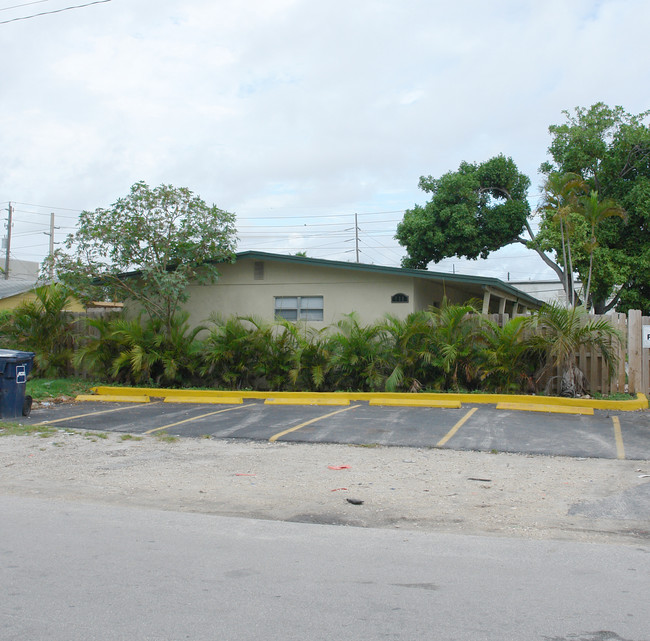 711-715 NW 4th Ave in Fort Lauderdale, FL - Building Photo - Building Photo