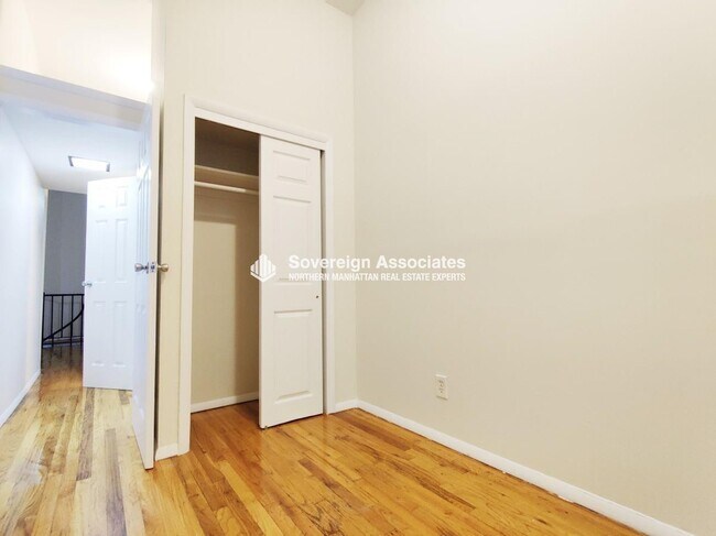 208 W 82nd St in New York, NY - Building Photo - Building Photo