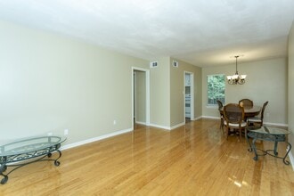 2200 Montreat Cir in Vestavia Hills, AL - Building Photo - Building Photo