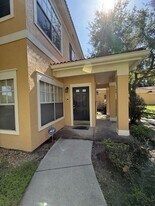 Newly listed 2/2 Condo in the heart of San in Sanford, FL - Building Photo