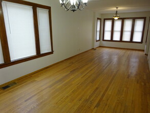 5030 W Winnemac Ave in Chicago, IL - Building Photo - Building Photo