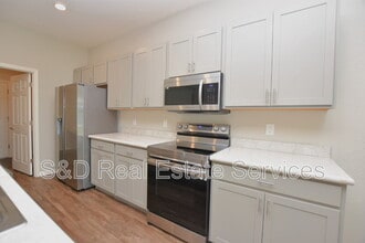 920 Montgomery Ln in Polk City, FL - Building Photo - Building Photo
