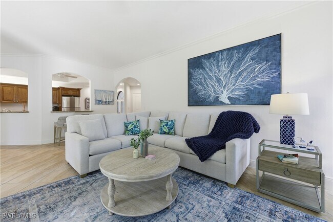 7056 Pelican Bay Blvd in Naples, FL - Building Photo - Building Photo