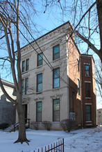 1027 S 4th St in Louisville, KY - Foto de edificio - Building Photo