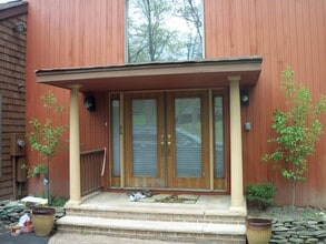 1 Brothers Ct in Dix Hills, NY - Building Photo - Building Photo
