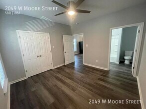 2049 W Moore St in Richmond, VA - Building Photo - Building Photo