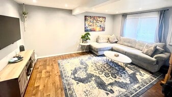 6399 Stagg Ct, Unit Master Bedroom in Springfield, VA - Building Photo