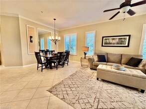 8217 Parkstone Pl in Naples, FL - Building Photo - Building Photo