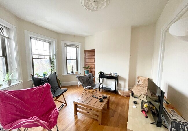 174 Saint Alphonsus St, Unit 1 in Boston, MA - Foto de edificio - Building Photo