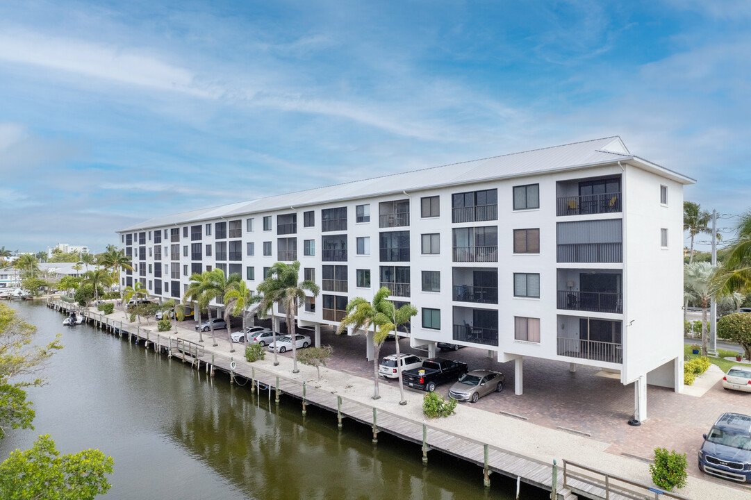 Bonita Beach Plantation in Bonita Springs, FL - Foto de edificio