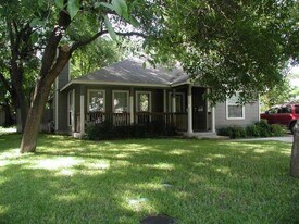 5212 Guadalupe St in Austin, TX - Building Photo