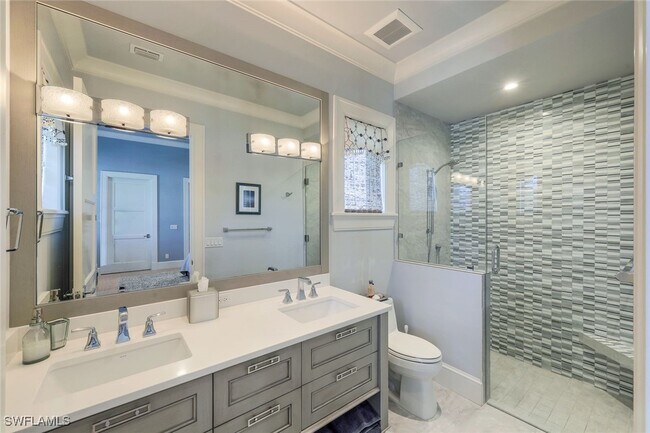 425 Harbour Dr in Naples, FL - Building Photo - Building Photo