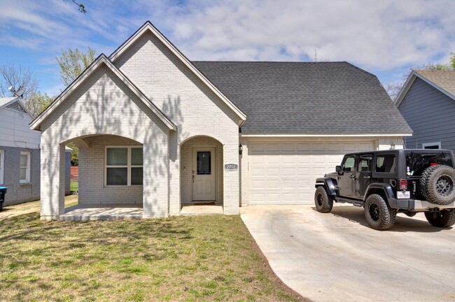 property at 2712 W Bewick St