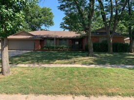 8604 E Tamarac St in Wichita, KS - Building Photo