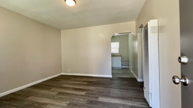 515 E Cook St in Santa Maria, CA - Building Photo - Building Photo