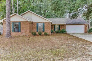 6327 Heart Pine Dr in Pensacola, FL - Building Photo