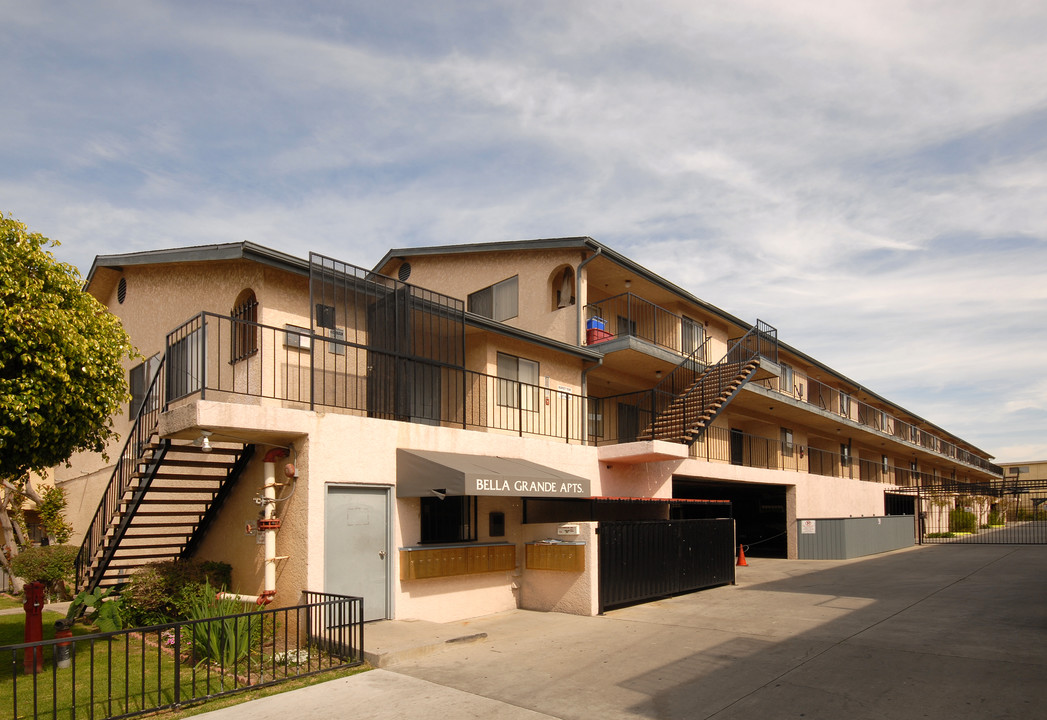 13616-13622 Kornblum Ave in Hawthorne, CA - Foto de edificio