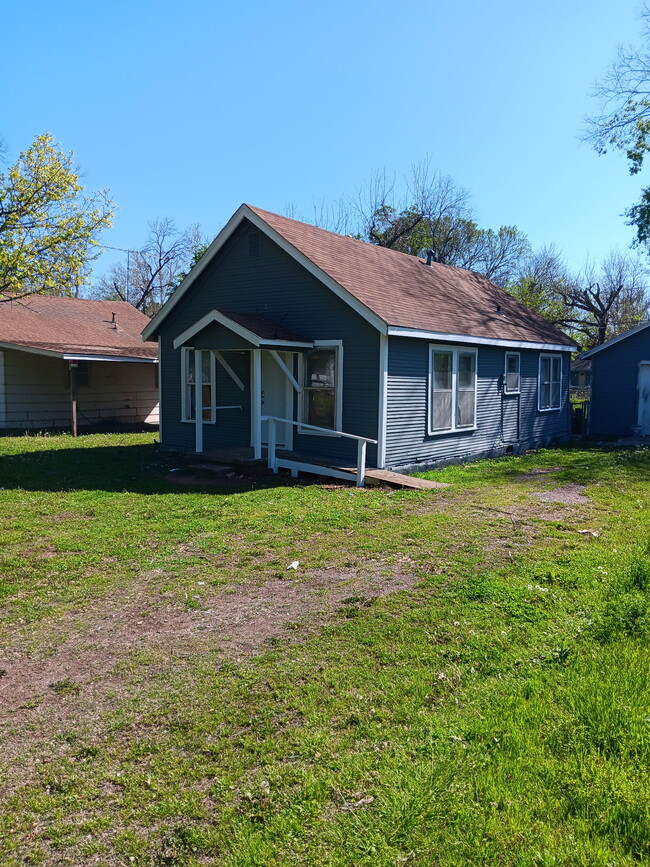 115 N Pear St in Pauls Valley, OK - Building Photo - Building Photo