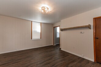 217 Kaercher St, Unit 1 in Pittsburgh, PA - Building Photo - Building Photo