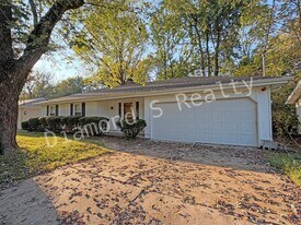 2910 E Monroe Terrace in Springfield, MO - Building Photo