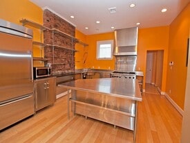 1922 E Carson St in Pittsburgh, PA - Building Photo