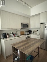 36 Forest Manor Rd in Toronto, ON - Building Photo - Building Photo