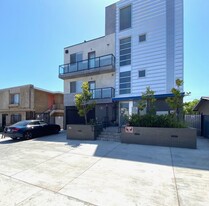 953 Normandie Ave in Los Angeles, CA - Building Photo