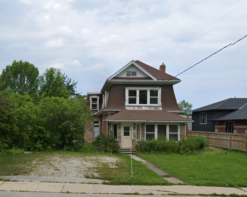 24 Boucher St W in Meaford, ON - Building Photo