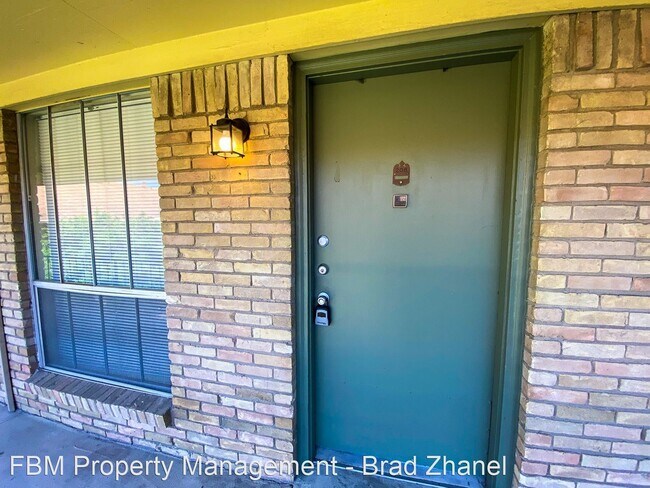 510 W Marvin Ave in Waxahachie, TX - Building Photo - Building Photo