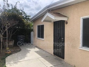 11602 Walcroft St in Lakewood, CA - Building Photo - Building Photo