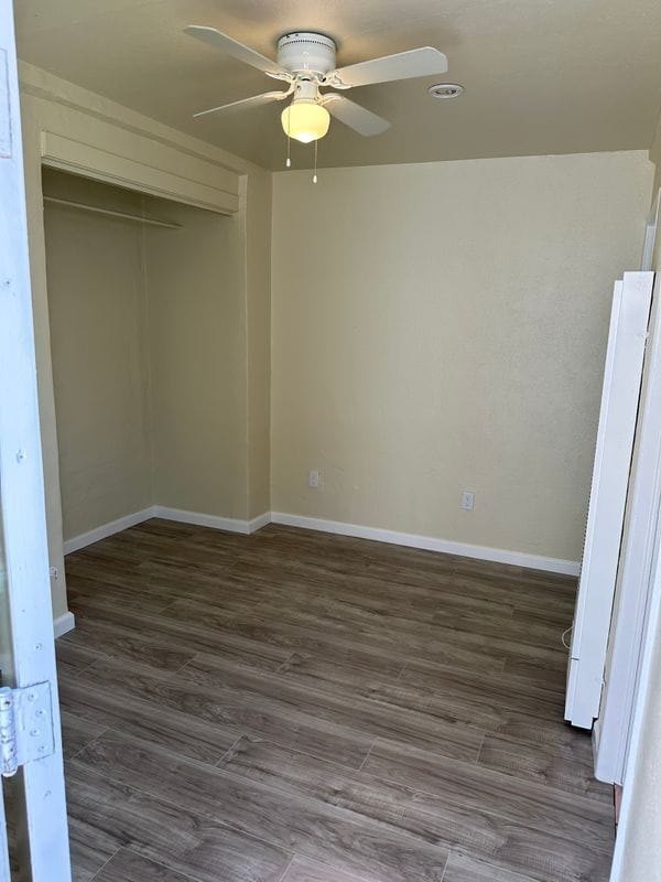 214 E 88th Pl in Los Angeles, CA - Foto de edificio - Building Photo