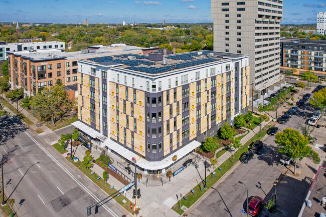 Fourth Street Co-op Apartments in Minneapolis, MN - Foto de edificio - Building Photo