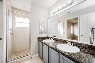 723 Bedford Dr in Lehigh Acres, FL - Building Photo - Building Photo